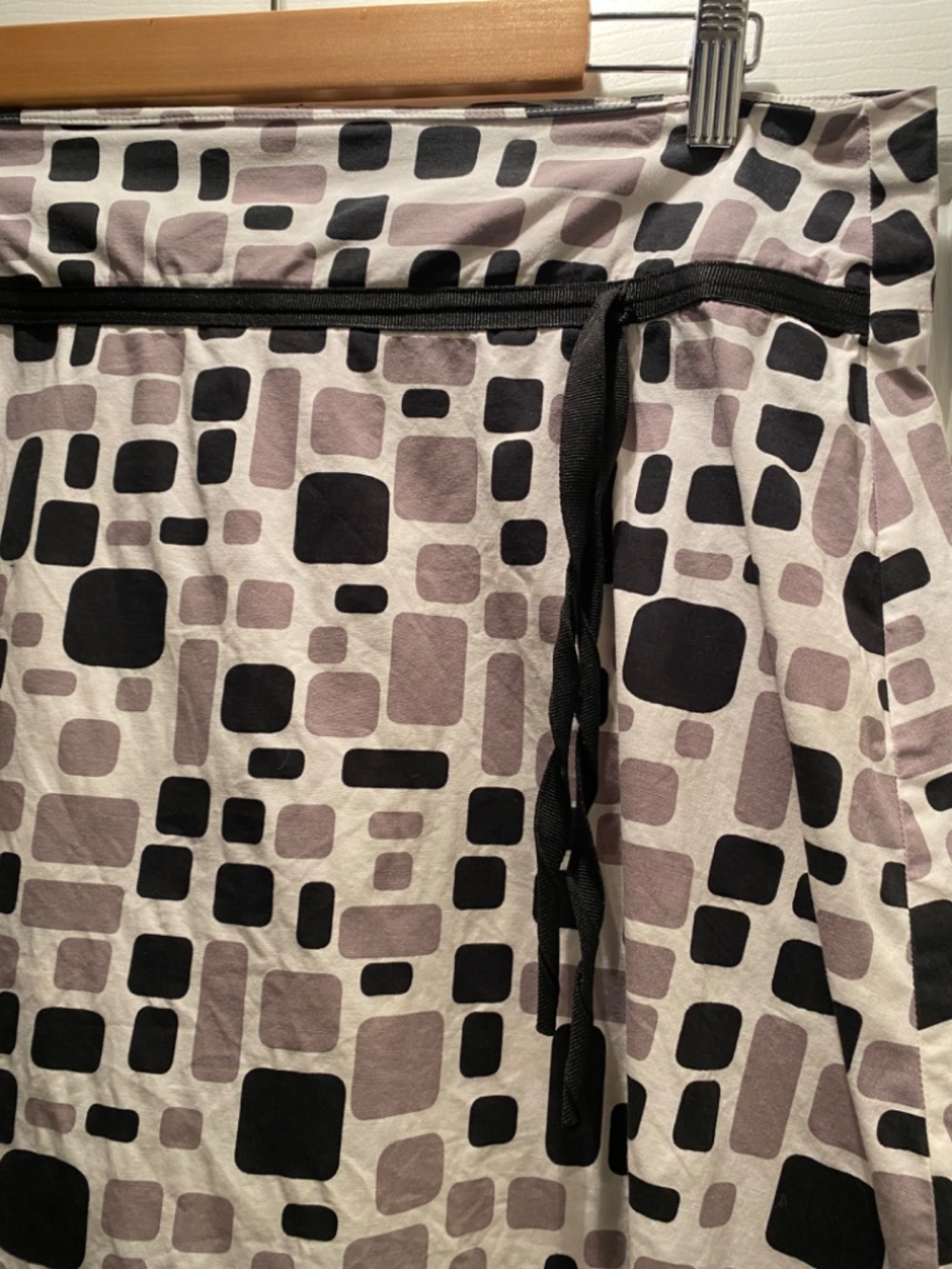 Patterned Knee-Length Skirt - Picture 2 of 4
